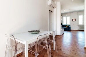 Condo, Balcony | Dining room - Contrada Sant'Elia (Como)