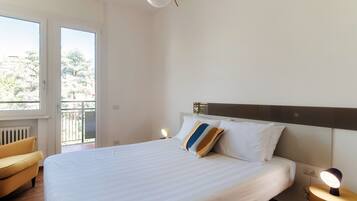 Condo, Balcony | 2 bedrooms, premium bedding, down duvets, iron/ironing board