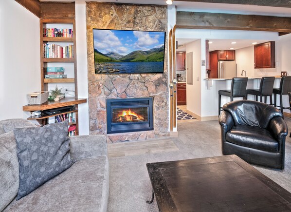 Een smart-tv en een open haard