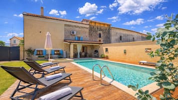 Seasonal outdoor pool, a heated pool