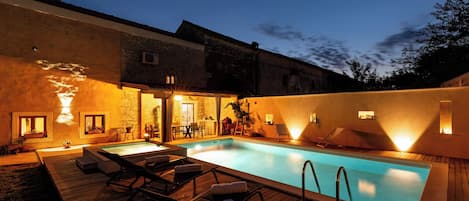 Private pool