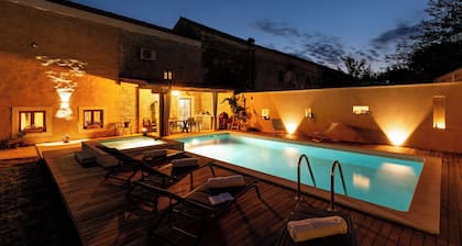 Foska Country Home With Pool