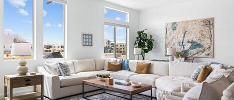 Televisión, mesa de ping pong