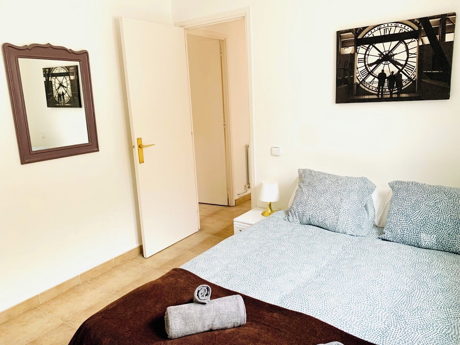 2 chambres, fer et planche à repasser, Wi-Fi, draps fournis