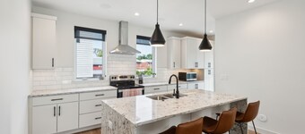 New Modern Townhome With Rooftop Patio 2 Bedroom Townhouse by RedAwning