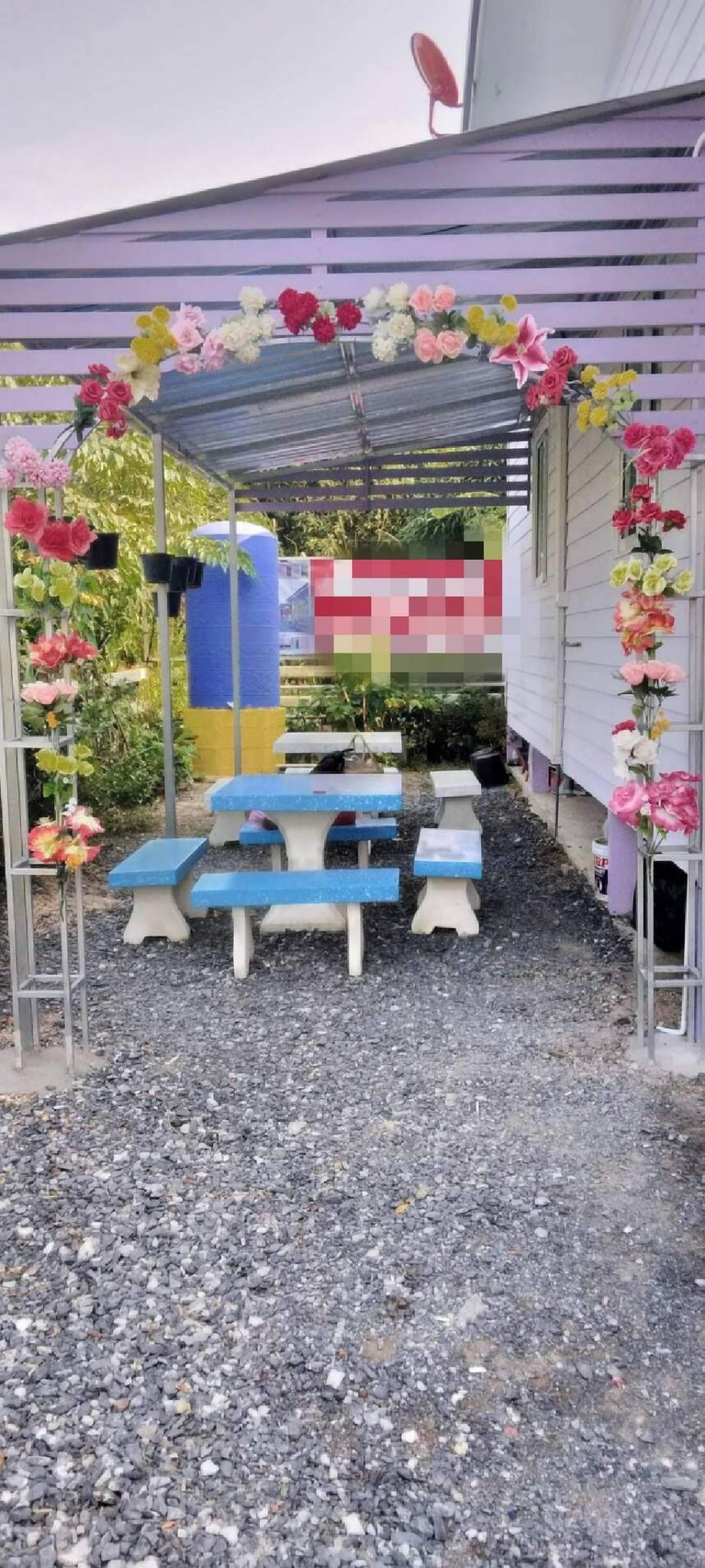 รับประทานอาหารกลางแจ้ง