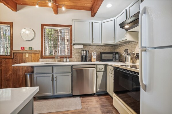 Maison, 5 chambres | Cuisine privée | Réfrigérateur, four, cafetière/bouilloire, grille-pain