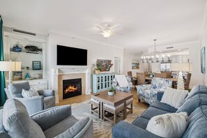 TV, fireplace