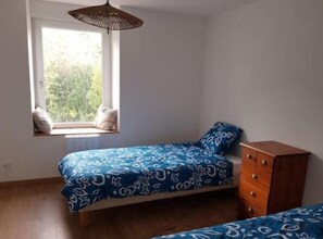2 chambres, lit parapluie, Wi-Fi, draps fournis