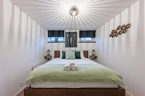 2 bedrooms, in-room safe, iron/ironing board, travel cot