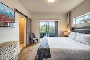 4 bedrooms, desk, iron/ironing board, WiFi