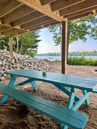 Pointview Cottage overlooking Crooked Lake