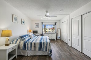 2 Schlafzimmer, Schreibtisch, Bügeleisen/Bügelbrett, WLAN