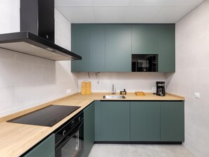 1 bedroom, soundproofing - Luxury Suite San Ant n (Granada)