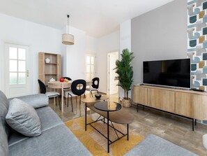 1 bedroom, soundproofing - Luxury Suite San Ant n (Granada)