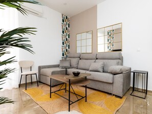 1 bedroom, soundproofing - Luxury Suite San Ant n (Granada)