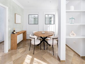 Apartment, Smoking | 2 bedrooms - Luxury Suite La Santa Maria (Granada)