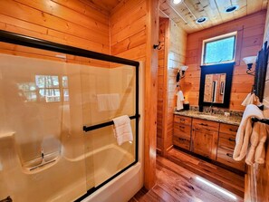 Shower, hair dryer, towels, soap - NEW! East River Escape: A Riverside Escape in Almont! Discount! (Almont)