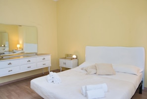 3 bedrooms, free WiFi, bed sheets