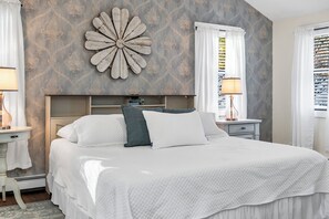 3 bedrooms, desk, iron/ironing board, WiFi