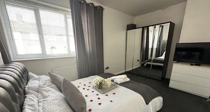 Experience London With Easy