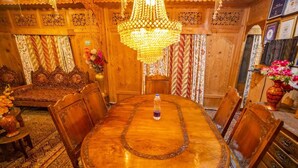 Breakfast area - N Mumbai Group Of House Boat (Srinagar)