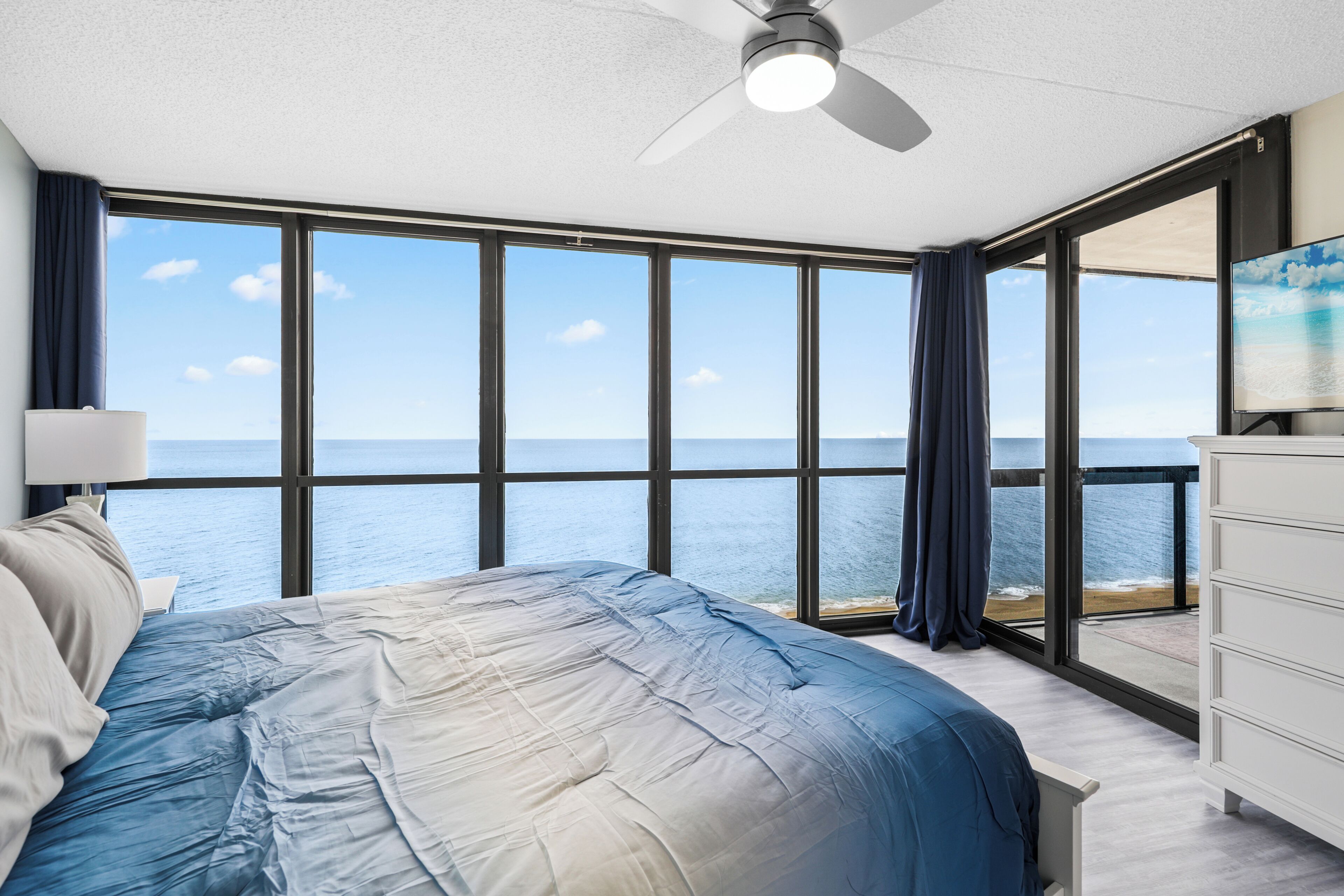 2 bedrooms, iron/ironing board, internet, bed sheets