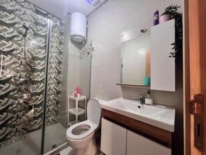 Towels, soap, toilet paper