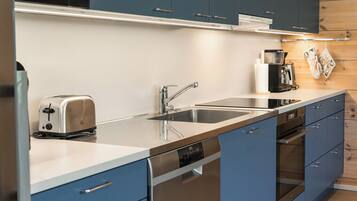 KylskÄp, mikrovÄgsugn, ugn och spishÀll