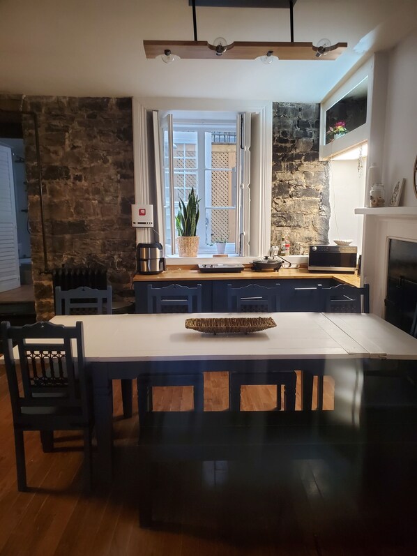 Dining - Charmant Appartement Vieux Québec (Québec)