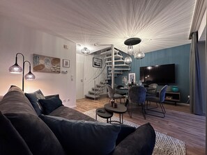 Smart TV, books, stereo