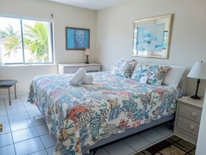 2 bedrooms, desk, iron/ironing board, free WiFi - 2 Bedroom Lido Key Condo by FVC (Sarasota)