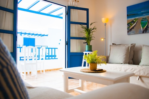 Asana Surf House