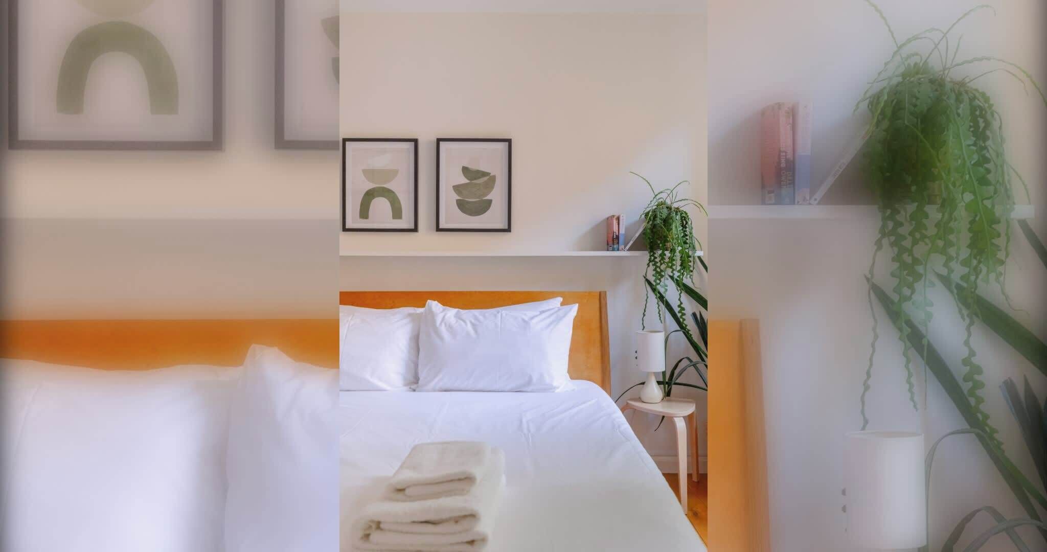 1 bedroom, iron/ironing board, travel cot, Internet