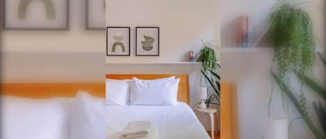 1 bedroom, iron/ironing board, travel cot, Internet