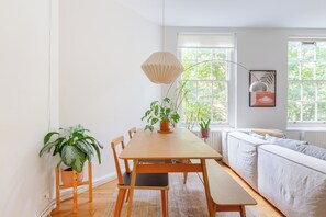 Dining - Historic 1BD Flat in the Heart of Shoreditch (Greater London)