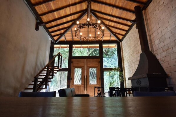 Interior entrance - Pousada Villa Manso (Lima Duarte)