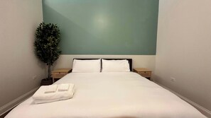 1 bedroom, desk, iron/ironing board, WiFi