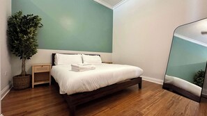 1 bedroom, desk, iron/ironing board, WiFi