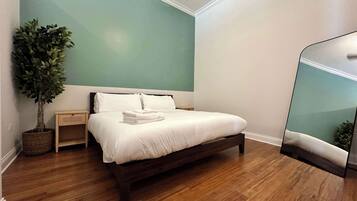 1 bedroom, desk, iron/ironing board, WiFi