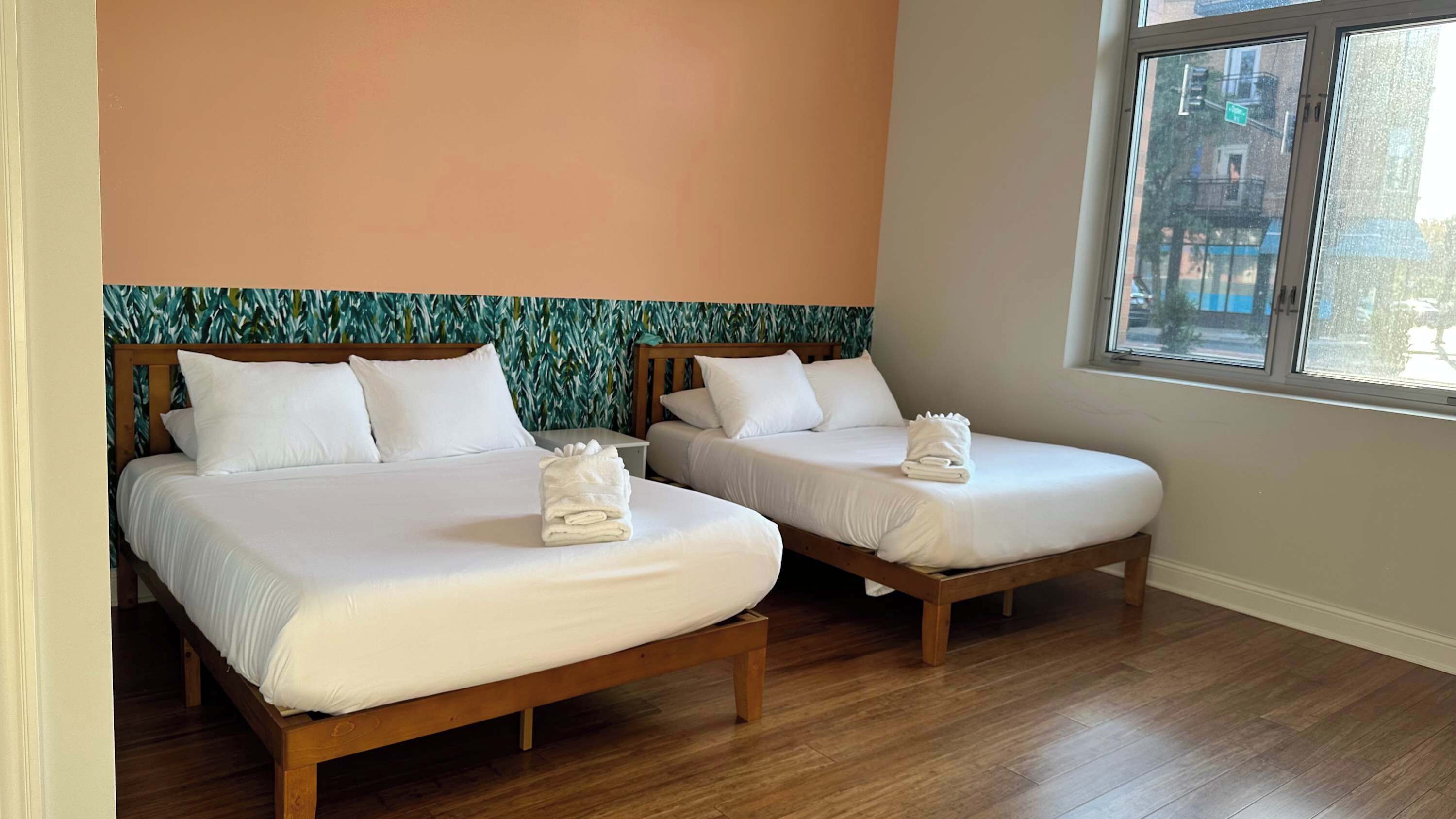 2 Schlafzimmer, Schreibtisch, Bügeleisen/Bügelbrett, WLAN