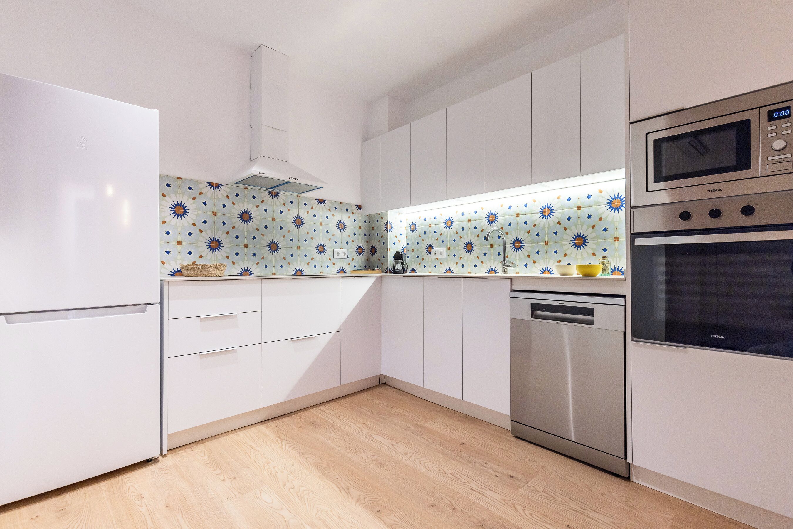 Lägenhet Superior - utsikt mot staden | Eget kök | Stort kylskåp, mikrovågsugn, ugn och spishäll