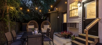 Cozy Spring Night HotTub Firepit PetFriendly Patio