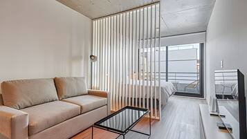 1 bedroom, iron/ironing board, internet, bed sheets