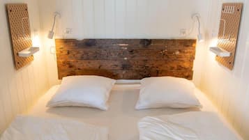 Individuell dekoriert, individuell eingerichtet, Schreibtisch