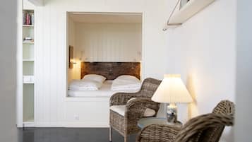 Deluxe Apartment, Ocean View | Free WiFi, bed sheets