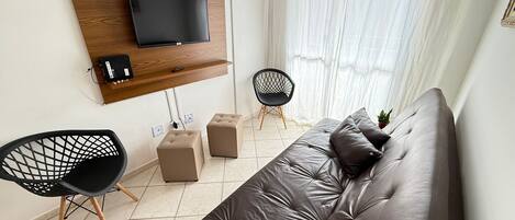 Apartment | Living area | Flat-screen TV
