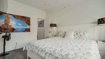 3 bedrooms, iron/ironing board, WiFi