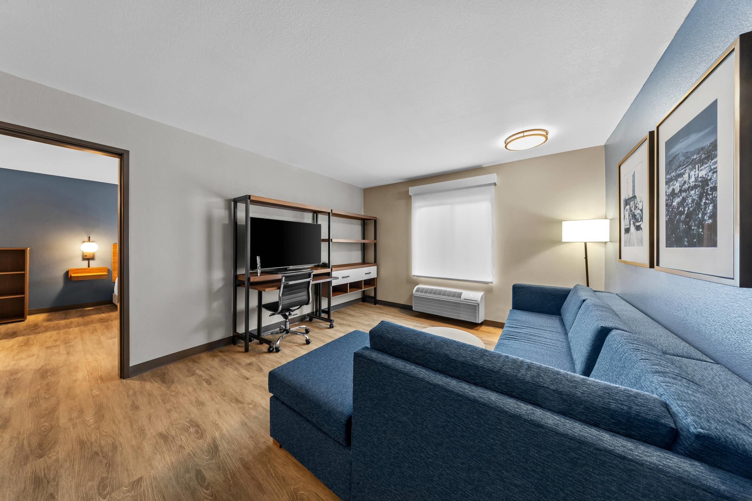 Suite, 1 King Bed, Accessible, Non Smoking (Roll-In Shower)