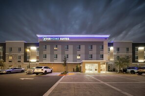 Exterior - Everhome Suites Ontario Airport (Ontario)